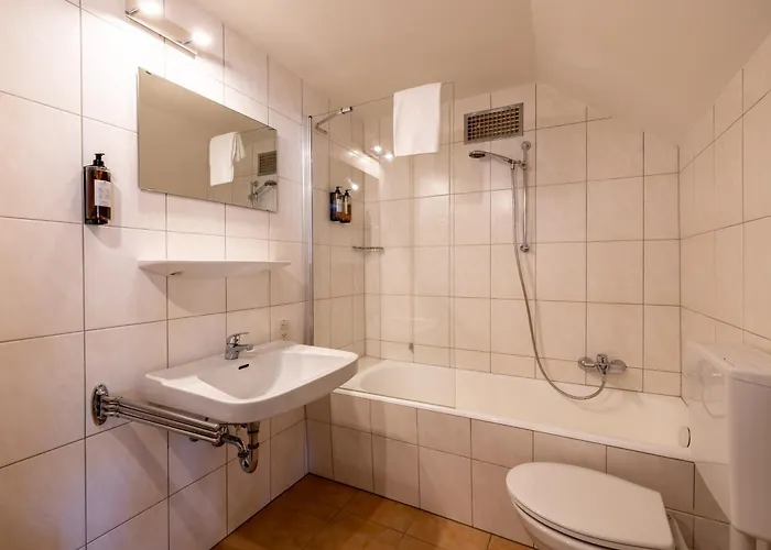 The Eighteen86 By Keyone