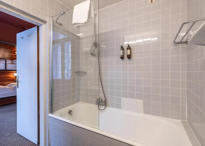 The Eighteen86 By Keyone